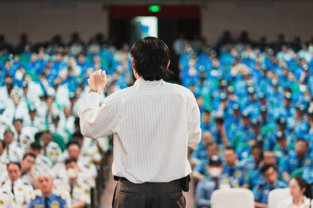 Với chuyên gia, nhà nghiên cứu chiến lược Phạm Ngọc Hoàng Bosco, thì để phát triển một tài năng tiềm ẩn, hay hỗ trợ một tập đoàn, doanh nghiệp nâng cao năng lực cho đội ngũ. Đòi hỏi chuyên gia phải rất thực tiễn, từng trải cao, sáng tạo mạnh, tâm huyết và bản lĩnh kinh nghiệm ở các môi trường rất lớn, lẫn nhỏ. Hơn nữa phải có tố chất rất đặc biệt để có thể phát hiện, phát triển tài năng